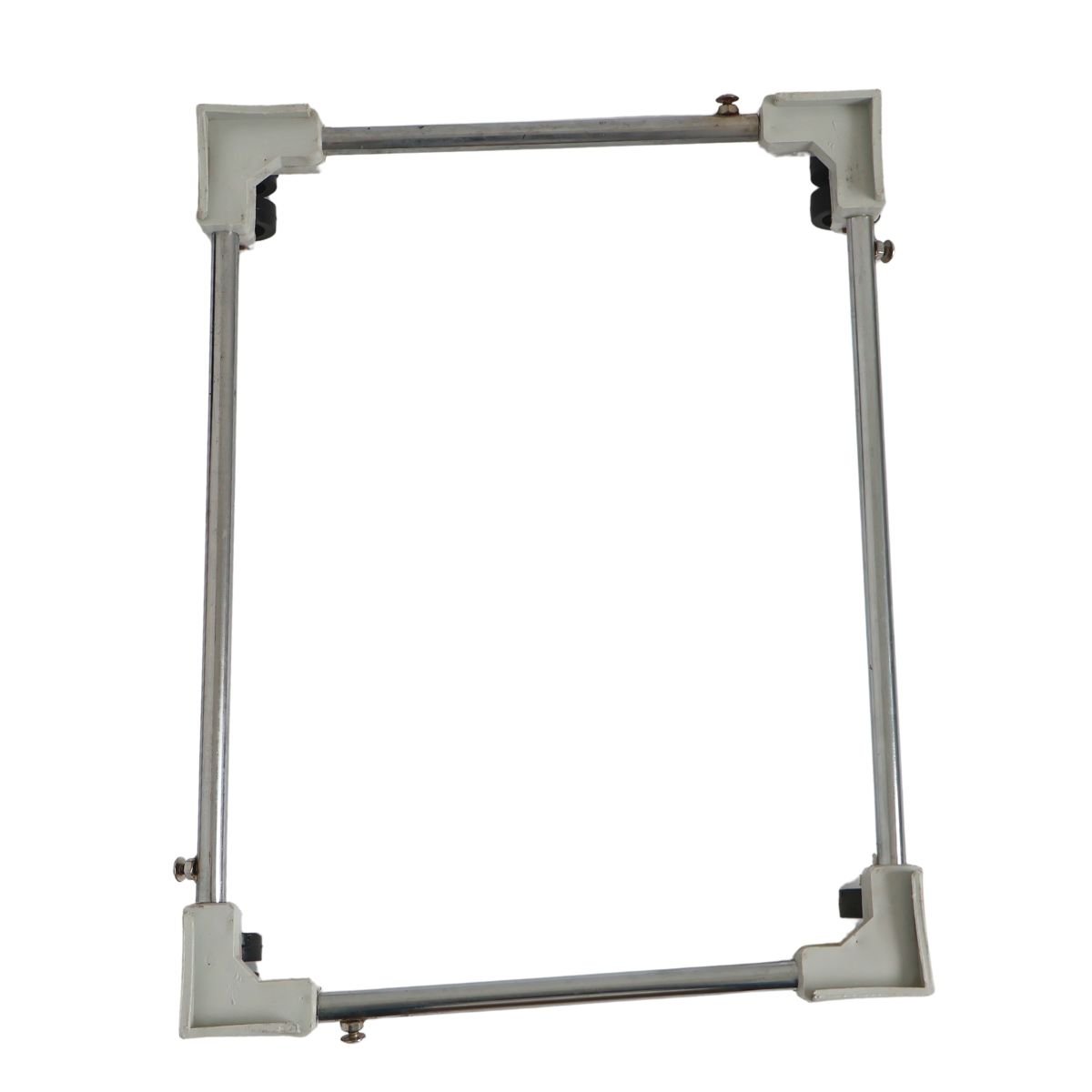 Base soporte con rodachines para nevera 1 Base soporte con rodachines para nevera